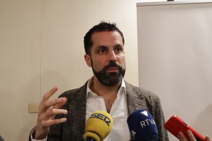 El director de la Confederació Empresarial Andorrana (CEA), Iago Andreu-Sotelo, durant la compareixença.
