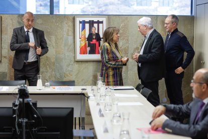 La ministra Marsol parla amb Gerard Cadena, president de la CEA.