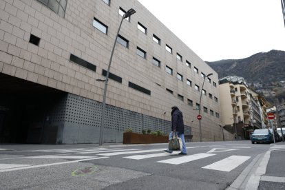 Pas de vianants davant de l'hospital