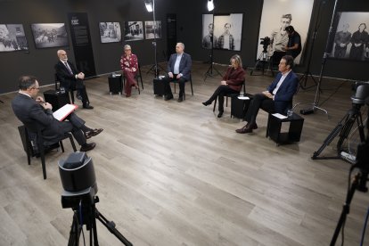 Els representants de la Visura amb Espot i el conductor de l’espai.