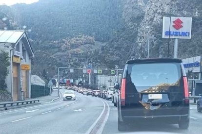 Retencions a les carreteres.