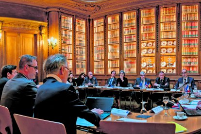 La renovació del conveni d’ensenyament entre Andorra i França es va signar ahir a París.