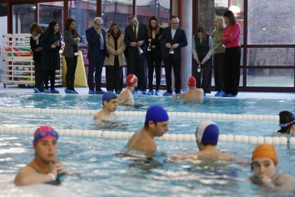 Xavier Espot, Ladislau Baró, Helena Mas i Trini Marín en la visita de Nadal avui a la Fundació Nostra Senyora de Meritxell