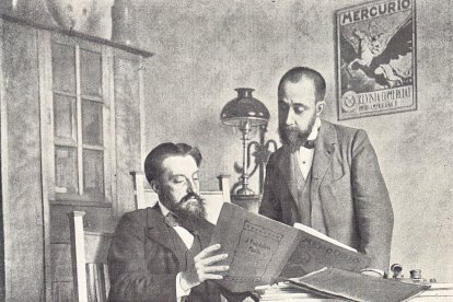 Josep Zulueta, assegut, amb el seu amic Frederic Rahola l’any 1903.
