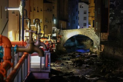 Escaldes inicia la il·luminació dels ponts històrics de la parroquia