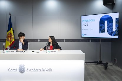 Els cònsols presentant els pressupost d'inversions del comú per l'any 2026.