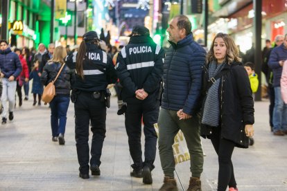 Uns policies per l’avinguda Meritxell.