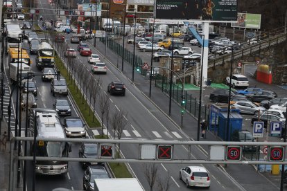 Retencions de baixada a l'avinguda Tarragona.