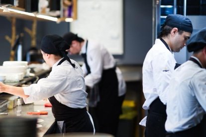 Cuiners del restaurant Beç.