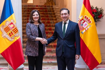 La minsitra d'Afers Exteriors d'Andorra, Imma Tor, amb el ministre d'Exteriors d'Espanya José Manuel Albares