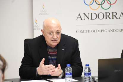 El president del COA, Xavier Espot Miró, durant l'assemblea general