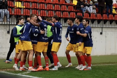 Els tricolors celebren el gol de Lautaro.