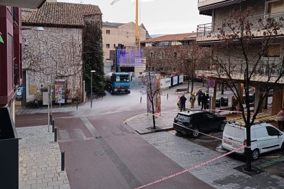 L'exterior de l'hospital de la Seu, on es pot veure l'oxigen que s'ha perdut.
