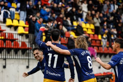 Els tricolors celebrant el gol de Lautaro dissabte a Encamp.