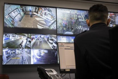 Sala amb les imatges de les càmeres.