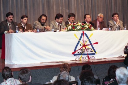 Promotors de l'entitat durant la presentació del centre, el 1995.