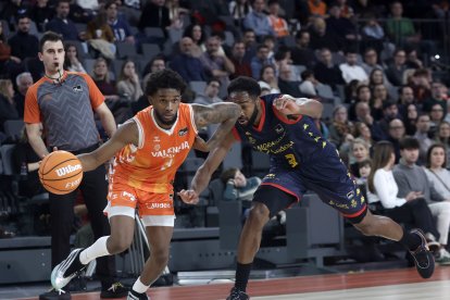 El MoraBanc planta cara però cau a València