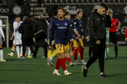 El cap visible de l’staff, Carles Manso, i Le Normand, a Ceuta.