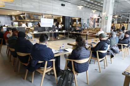 Els cuiners, en una de les masterclass.