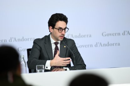 El ministre Casal durant la roda de premsa.