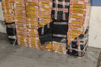 Els 806 paquets de tabac de contraban provinent d'Andorra confiscats.
