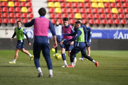 Entrenament dels tricolors al Nou Estadi de la FAF d’Encamp.