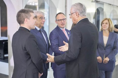 Vives xerrant amb Serrano, Espot i Baró.