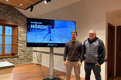 El conseller d'esports del comú de Sant Julià de Lòria, Marc Ferré, i el director tècnic del NEC la Rabassa-Naturland, Joan Erola, durant la presentació de la festa del Nòrdic.