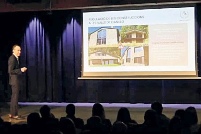 Xalets assenyalats pel comú per incomplir la normativa.