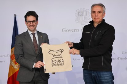 El ministre de Medi Ambient, Agricultura i Ramaderia, Guillem Casal, i el director general del Comitè Organitzador de la Copa del Món, David Hidalgo.