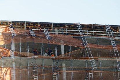 Treballadors en una obra a Andorra la Vella.