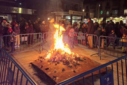 La crema del rei carnestoltes a que posa punt i final al Carnaval d'Esclades i Andorra la Vella.