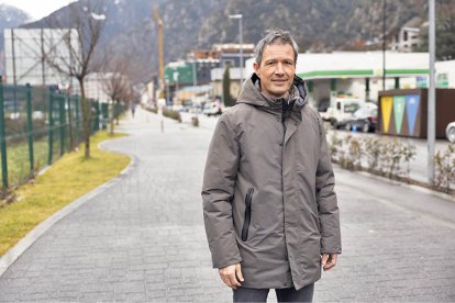 El conseller de la minoria David Astrié, a l’avinguda de Santa Coloma.