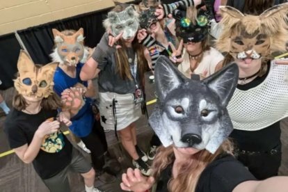 Un grup de therians.