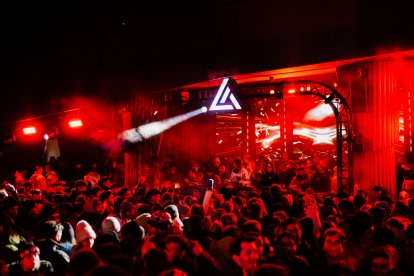 Desenes de persones a l'abarset aquesta temporada.