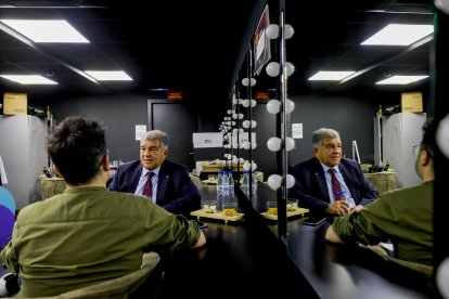 Laporta contestant a les preguntes del periodista del Diari d’Andorra.