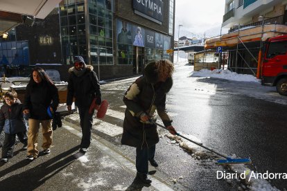 Una treballadora al Pas.