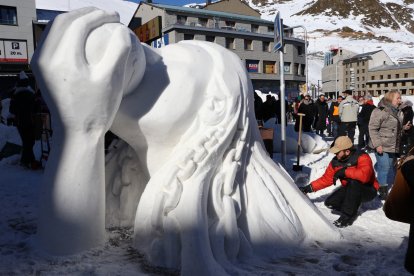 Una escultura de neu al Pas de la Casa, a l'edició del 2023.
