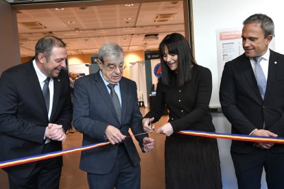 Baró i Bonell inaugurant el saló Connecta.