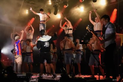 Els Bastoners Lauredians durant el concert.