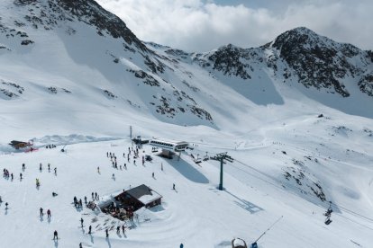 Esquiadors a l’estació d’Ordino Arcalís.