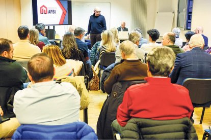 Trobada dels propietaris de pisos