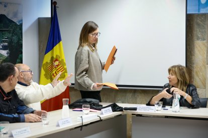 Ubach parlant amb Marsol durant el CES d’ahir.