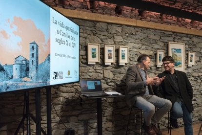 Conferència de Climent Miró i Pau Gonzàlez durant les primeres Jornades d'Història de Canillo.
