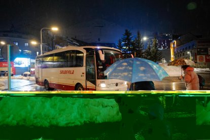 Un dels autobusos llançadora entre l’Ospitalet, el Pas i Andorra la Vella.