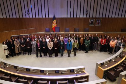 Les dones polítiques que van prendre part a l'acte commemoratiu del Dia de la Dona al Consell General.