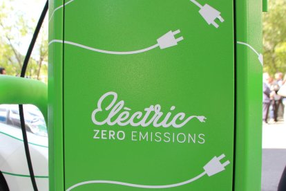 Andorra, darrera de Noruega en implantació del cotxe elèctric