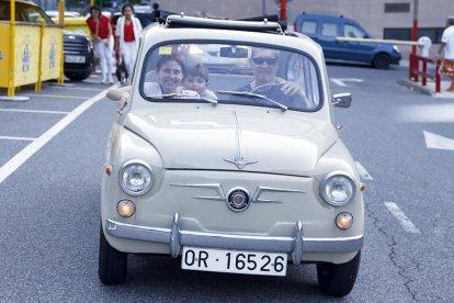 Més de seixanta Seat 600 fan parada a Andorra