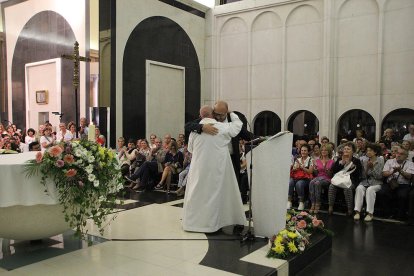 Un moment de l'homenatge a mossèn Ramon de Canillo.