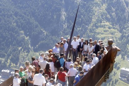 Cita d'autoritats al mirador del Roc del Quer